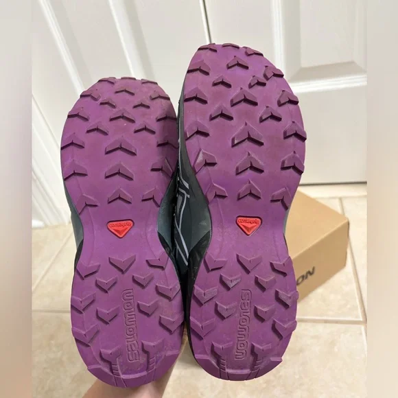 Salomon hiking shoes- J 6/ W 7 - Picture 5 of 7